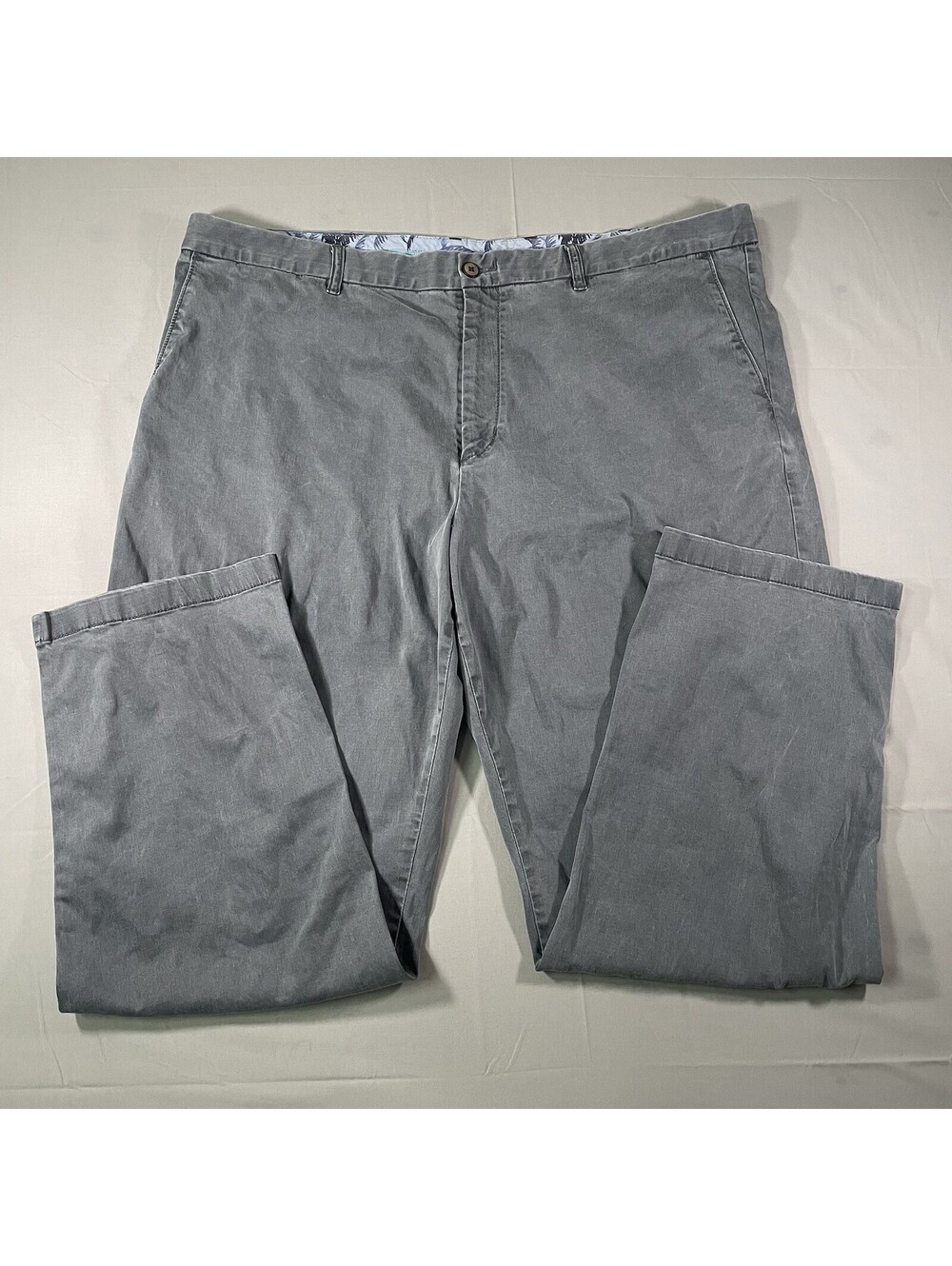 Tommy Bahama Boracay flat front chinos mens 44x32 gray performance